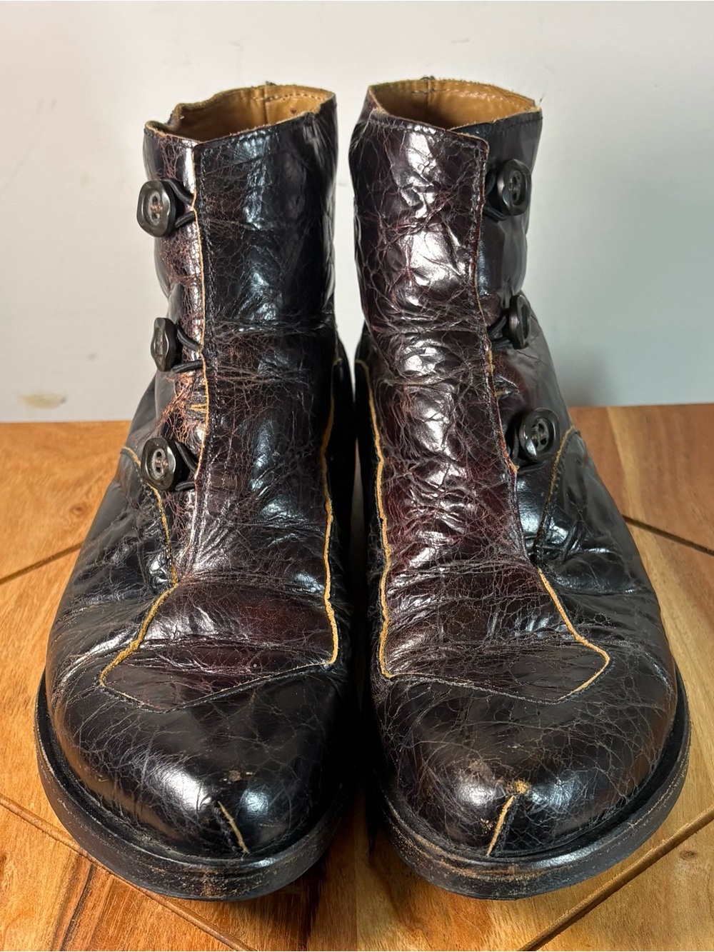 Cydwoq Button-Closure Leather Ankle Boots - Dark Brown